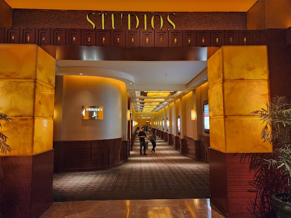 PLAZA SENAYAN PREMIERE