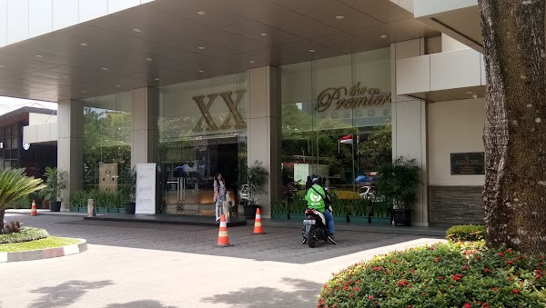 EMPIRE XXI